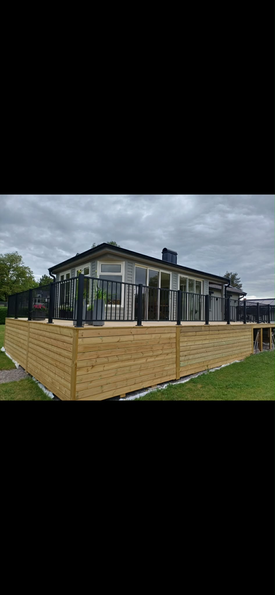 Utomhusarbeten i Linköping - Panelbyte, däck och uteplatser